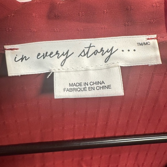 In every story.. 3X red long sleeve blouse. Worn handful of times good condition - Picture 5 of 6